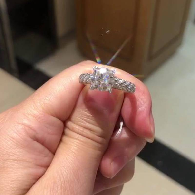 Four Claw Personalized Diamond Set Women's Ring S925 Silver Plated Platinum Customized Main Stone Moissanite Diamond 2.0ct/Secondary Stone High Carbon Diamond